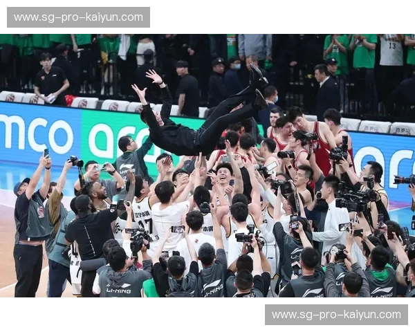 王者对决，巅峰再燃：CBA北京vs辽宁录像，精彩不容错过！